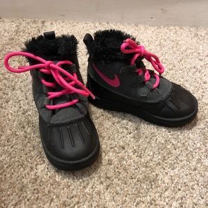 NWOT Nike Snow Boots